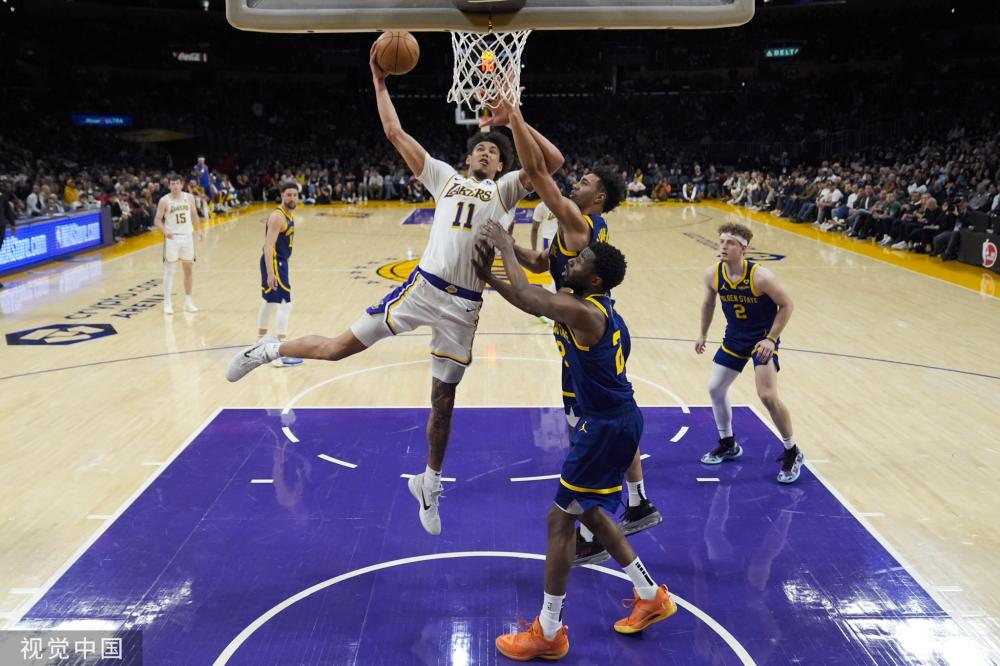 施展了一记 施展了一记