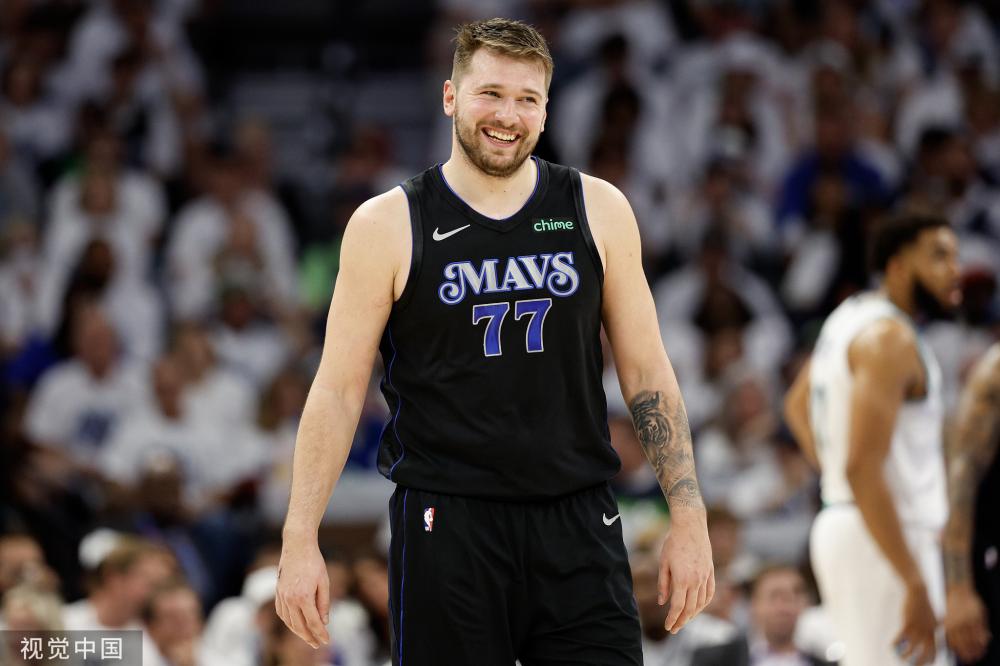 也展示了他 也展示了他